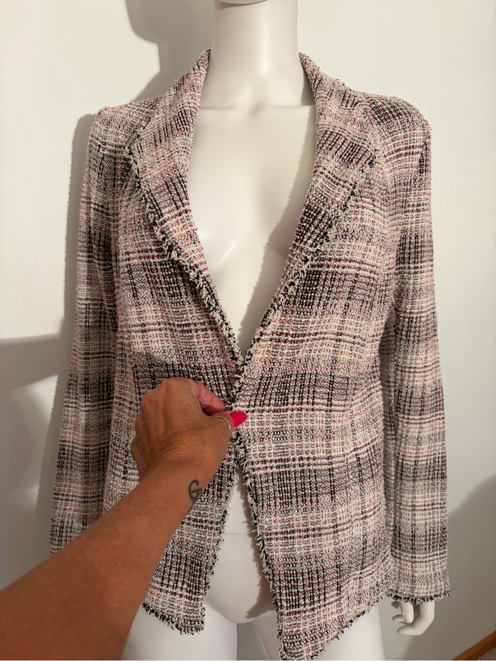#807 Max Studio Beautiful Pink Plaid Tweed Fringe Blazer. Great Condition